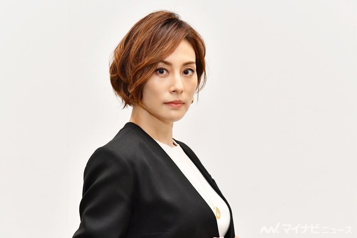 米倉涼子、家宅捜索報道から約1ヵ月…芸能界から消滅危機！一方で「意外な恩恵」を受けた大物女優