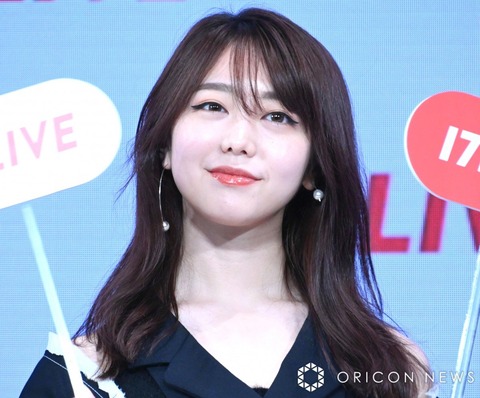 「旦那さんとキスとかハグする時に気にならない？」峯岸みなみの“不潔”な私生活に心配の声