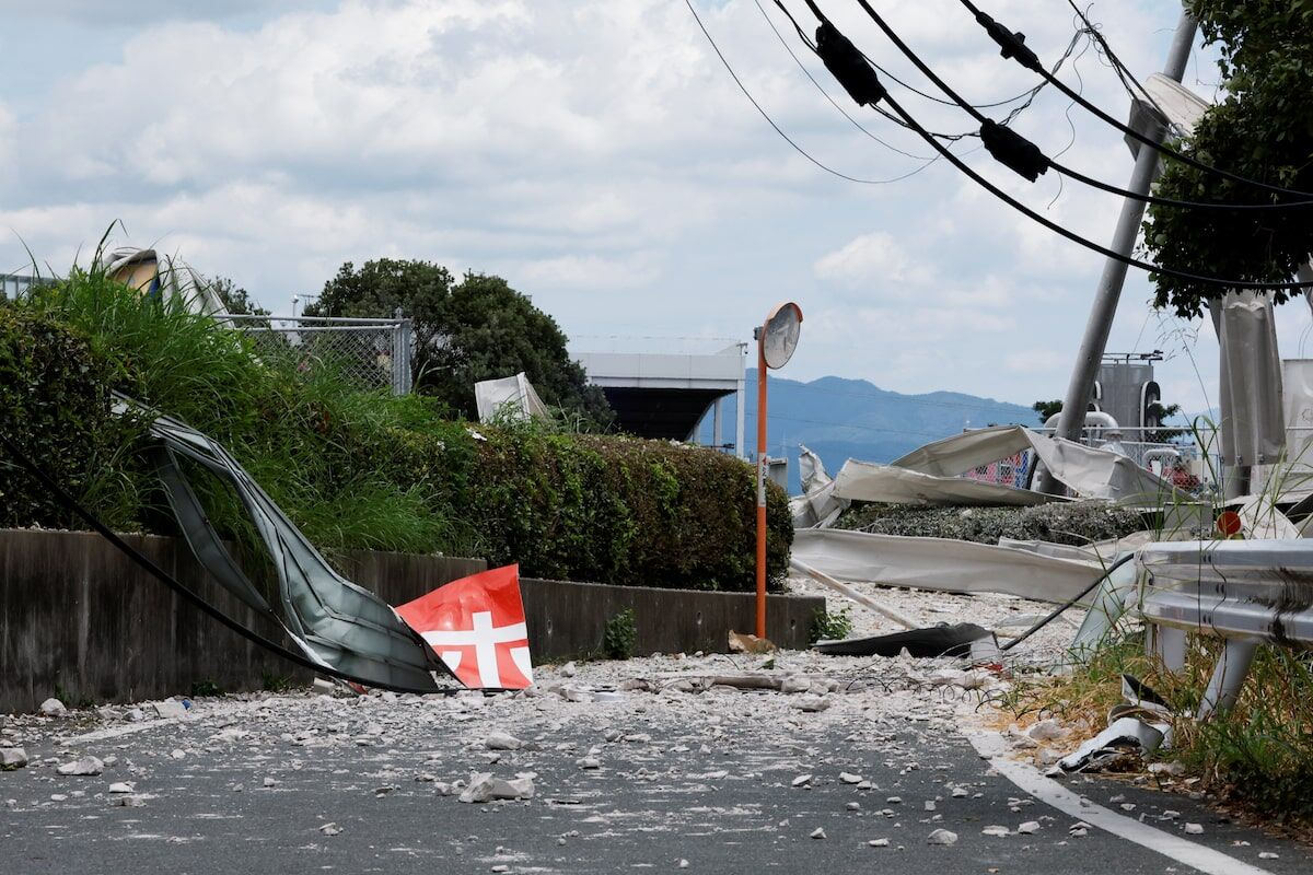 熊本地震　有名アナの現地取材に「邪魔でしかない」　ヘリ空撮の騒音で『助けて』の声聴こえない