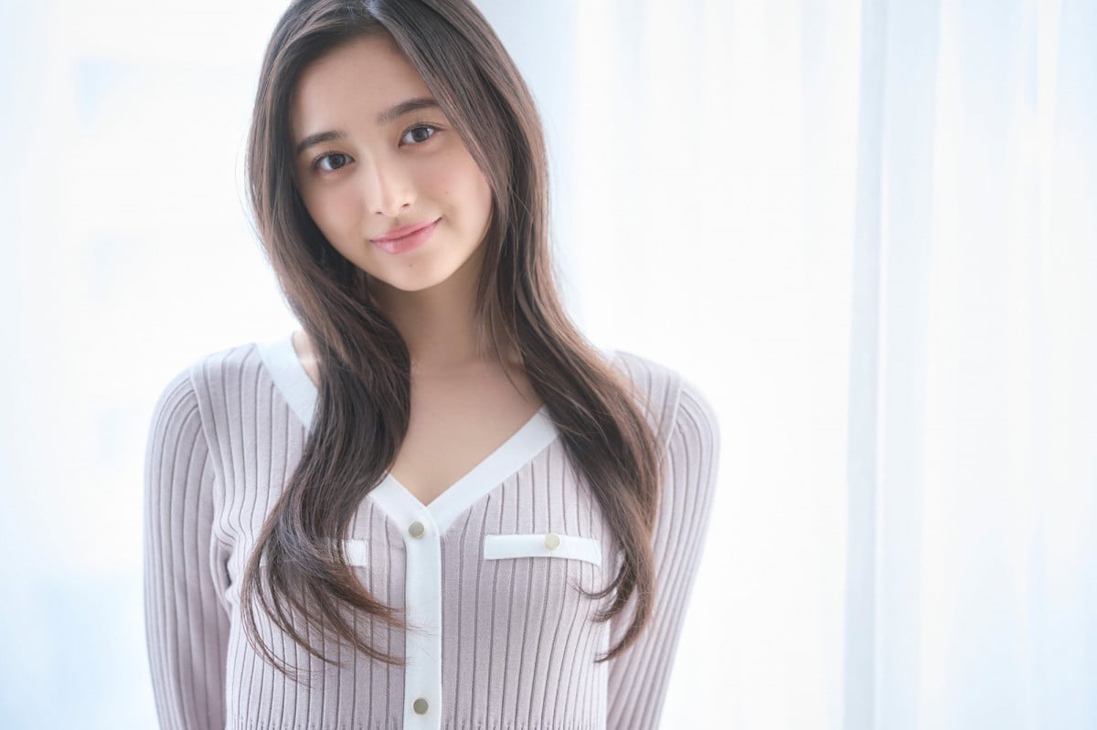 【画像】「悶絶級の可愛さ」乃木坂46井上和、幼少期再現ショット公開！！