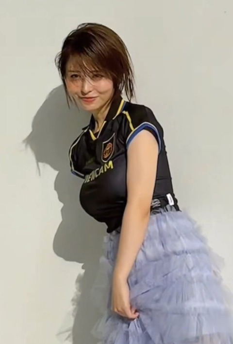 【画像】長濱ねる(27歳)の乳がヤバイと話題にｗｗｗｗ1700万バズｗｗｗｗｗｗｗｗｗｗ