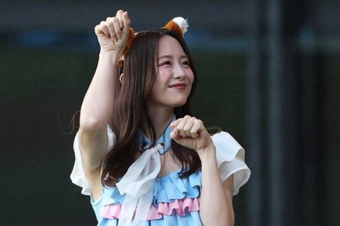 【衝撃】森香澄「30歳でこれ着れるの、もはや才能」渾身の“きつねダンス”に喝采続々