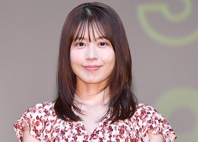 有村架純、美脚ショットに驚きの声「足長すぎ！」