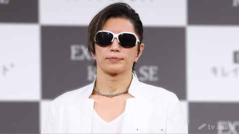 GACKT、北海道到着直後に津波警報を受け緊急呼びかけ！