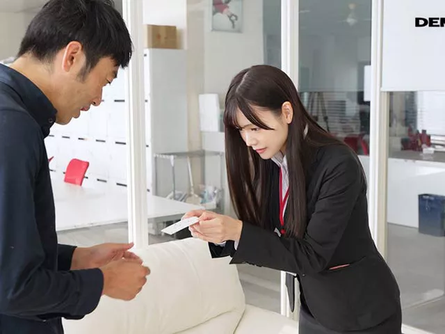 【完全密着】宣伝部 松永あかり、入社直後に4時間ガチAVデビュー新人研修