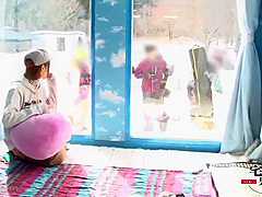 【動画】【マジックミラー号】「あの人がいいかな♡」10代のボーイッシュGALが出会って間もない男性にカラダを許しセックス！
