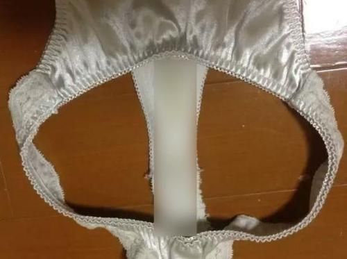 【盗撮】巨乳美女の二十歳の従妹が泊りに来たので汚パンティ隠し撮りしたり居眠り中のマンコに痴漢行為ｗｗｗ