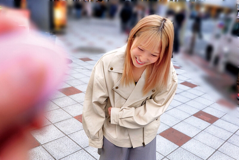 【素人】賞金目当てでリモコンバイブを装着したお姉さんが街中を歩きながら我慢できずイキまくる！