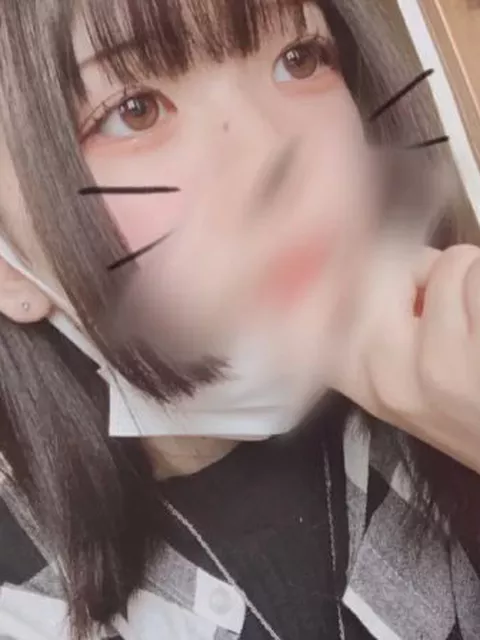【裏垢女子】童顔美人お嬢さんが美乳丸出しムチムチ美ボディのヌード自撮りをSNSで限定公開中！