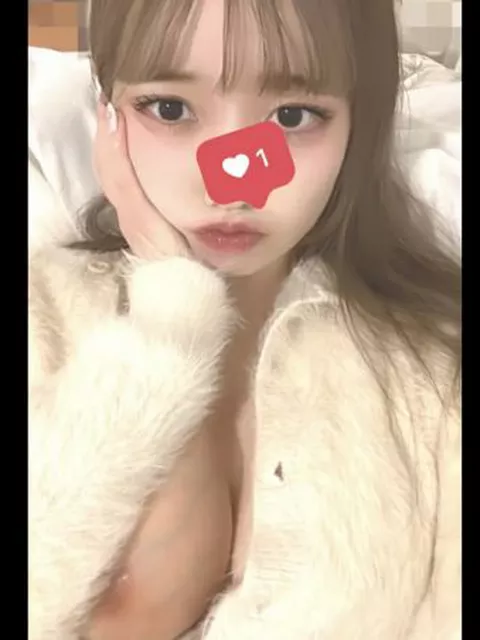 【裏垢女子】Gカップの破壊力がスゲー！19歳爆乳美少女の半裸デカパイがSNSで自撮り公開！