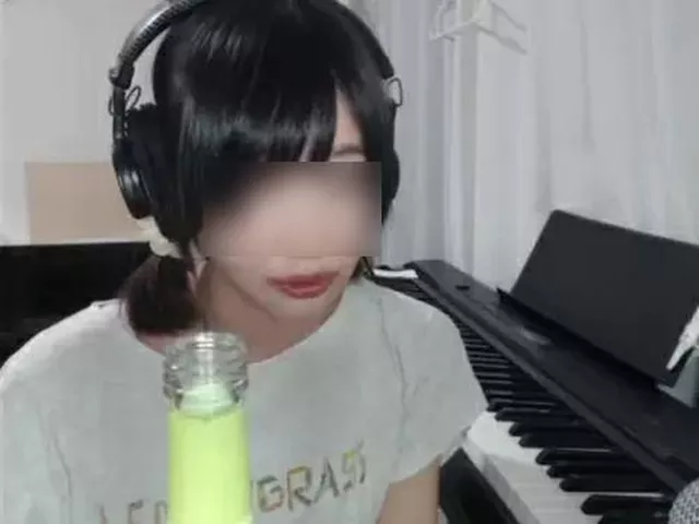【個人撮影】某美少女Youtuberが生配信で泥酔してしまい無意識にパンチラ連発の神回大サービスｗｗｗ