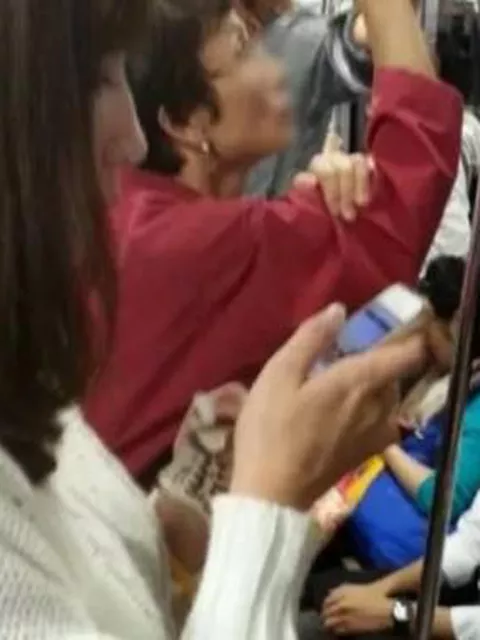 【盗撮】とりあえず顔面チェック必須♡電車で発見した美人娘を尾行した挙句にパンチラを隠し撮りｗｗｗ