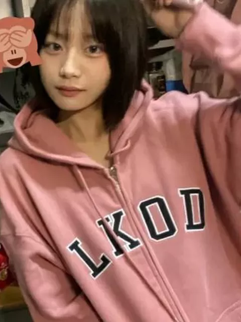 【裏垢女子】すでに垢は消失！18歳完全美少女なスレンダーJK娘が顔出しオナニー自撮りを投稿！