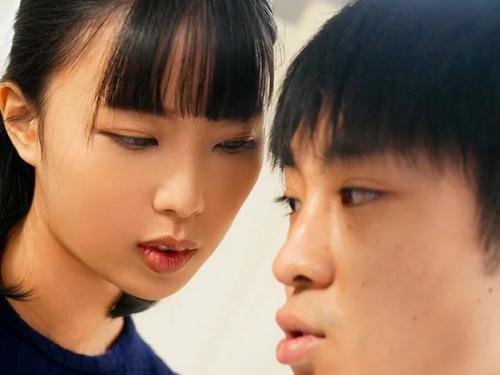 【市来まひろ】教員の立場を利用して中出しセックスを強制してくる淫乱美人教師！