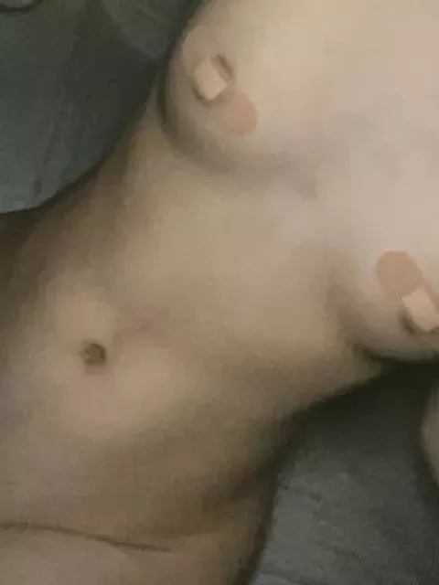 【個人撮影】肉便器感がヤバい！香川県の童顔女子20歳がスレンダー美パイパン全裸ヌードを顔出し公開！