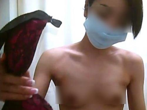 【リアル盗撮】健康診断に来たOLお姉さんたちの着替えを医師の男が隠し撮りした生チチ映像！