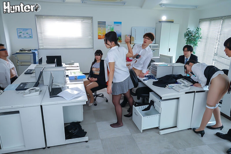 【OL】冴えない男たちが女上司や同僚の女子社員の時間を止めてイラマチオや中出しレイプ！