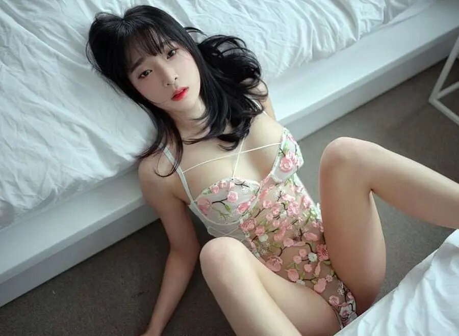 下着のお姉さん6