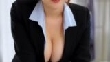 [AIエロgif] ブラウスを突き抜ける巨乳 お仕事中のリクスーさんショート動画